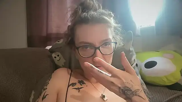 Snapshot of harleyblair chatting on 07/05/26, 06:15 harleyblair online show from 07/05/26, 06:15