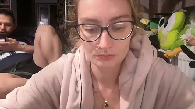 Snapshot of harleyblair chatting on 07/20/26, 10:01 harleyblair online show from 07/20/26, 10:01
