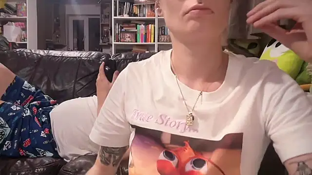 Snapshot of harleyblair chatting on 07/30/26, 10:09 harleyblair online show from 07/30/26, 10:09