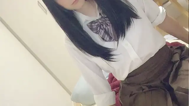 Snapshot of Mia032 chatting on 10/17/25, 01:46 Mia032 online show from 10/17/25, 01:46