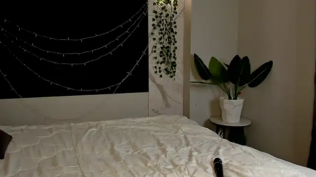 MalvinaDream online show from 04/15/26, 01:23