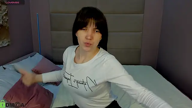 MalvinaDream online show from 04/22/26, 01:19