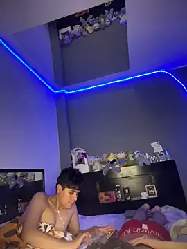 Snapshot of Kailertwink chatting on 05/29/26, 03:04 Kailertwink online show from 05/29/26, 03:04