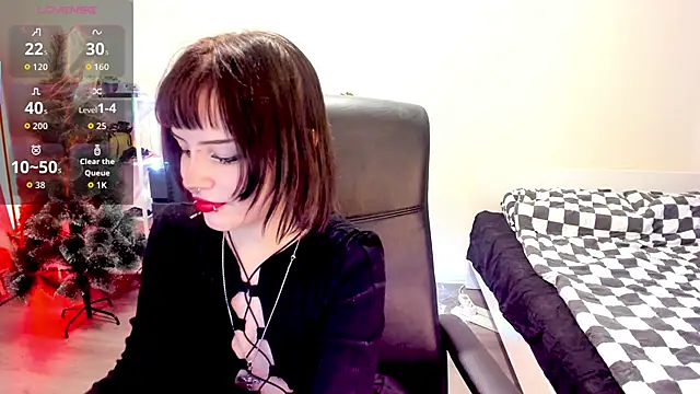 LiyaLuna online show from 12/15/25, 12:20