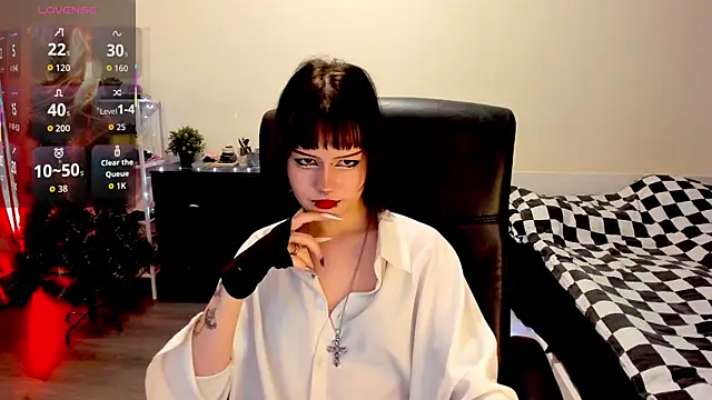 LiyaLuna online show from 12/16/25, 12:54