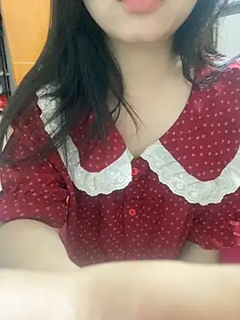 Snapshot of Luzizi- chatting on 09/19/25, 01:51 Luzizi- online show from 09/19/25, 01:51