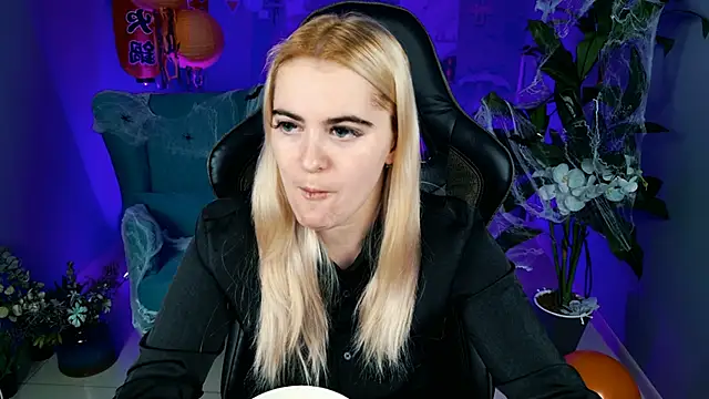 Stef Nicks online show from 10/26/25, 05:13