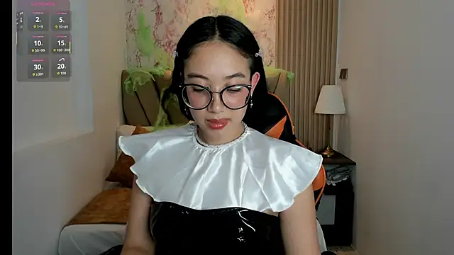 Snapshot of Yuna__Min chatting on 10/24/25, 08:27 Yuna  Min online show from 10/24/25, 08:27