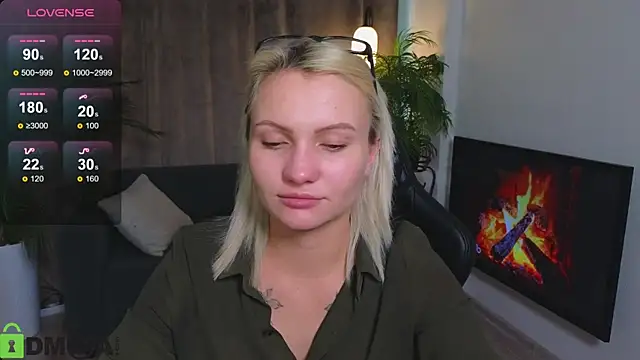 Cameronlovely  online show from 10/22/25, 09:20