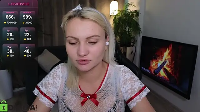 Cameronlovely  online show from 10/23/25, 09:41