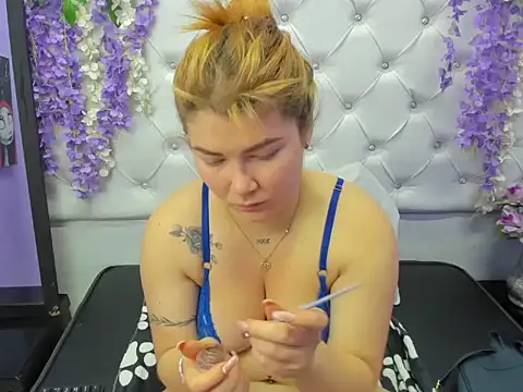 JuliettaRousse69 online show from 09/24/25, 01:03