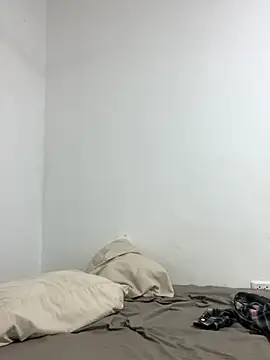 Snapshot of johanageminis chatting on 10/04/25, 11:25 johanageminis online show from 10/04/25, 11:25