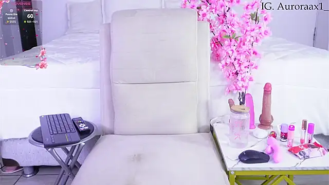 Auroraa x1 online show from 02/01/26, 02:21