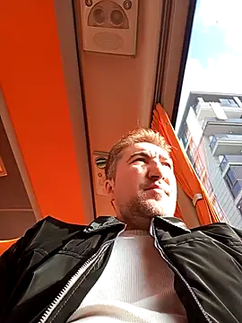 mert0359 online show from 11/26/25, 12:28