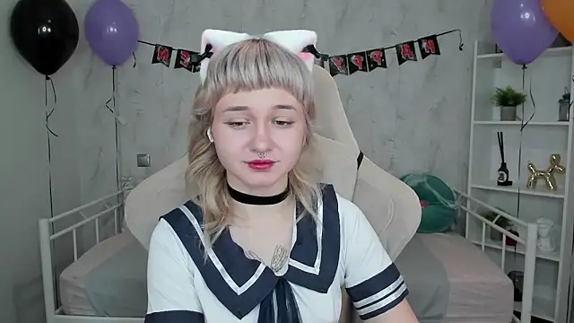 Tori Cutie online show from 10/31/25, 12:00