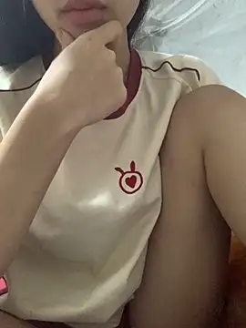 Nguyenha11 online show from 10/22/25, 02:23