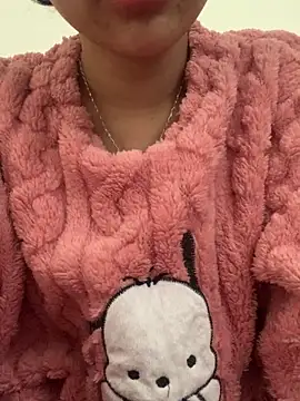 Nguyenha11 online show from 12/15/25, 08:07