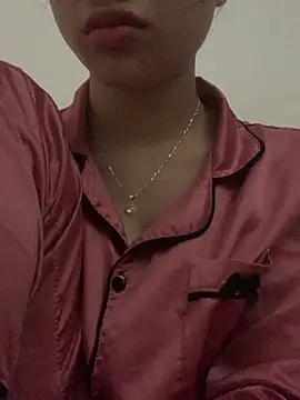 Nguyenha11 online show from 12/22/25, 09:39