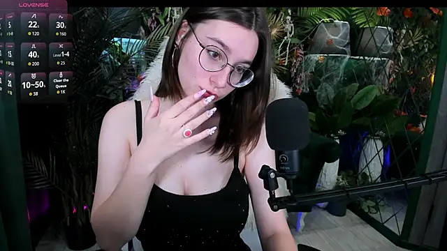 Snapshot of AnnyNextDoor chatting on 10/22/25, 08:25 AnnyNextDoor online show from 10/22/25, 08:25