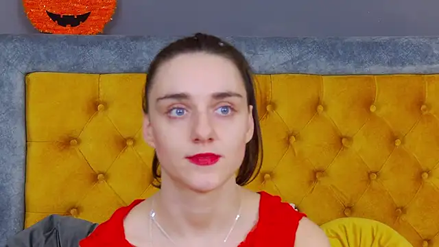 Jessica White  online show from 11/18/25, 05:01