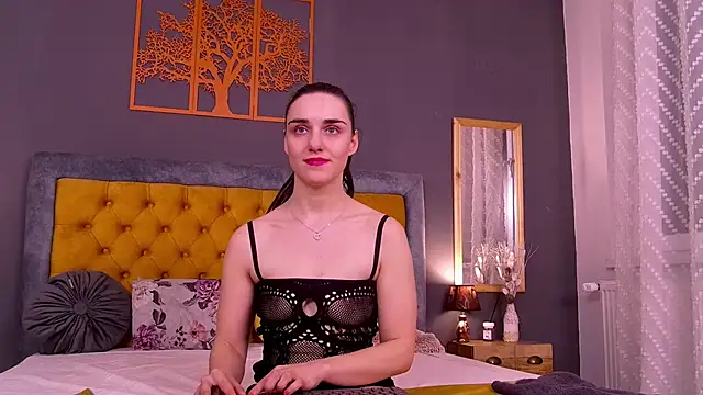 Jessica White  online show from 01/19/26, 04:05