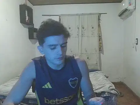Snapshot of Rodrigo99_9 chatting on 05/05/26, 04:20 Rodrigo99 9 online show from 05/05/26, 04:20