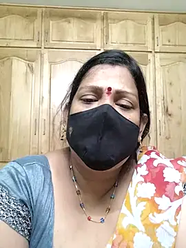 Snapshot of sutari84 chatting on 07/18/26, 01:04 sutari84 online show from 07/18/26, 01:04