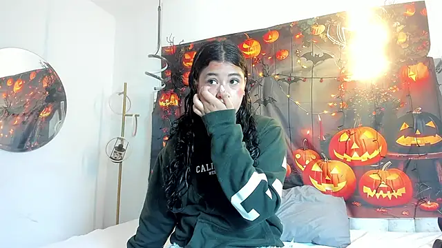 Ivy nt online show from 11/01/25, 01:02