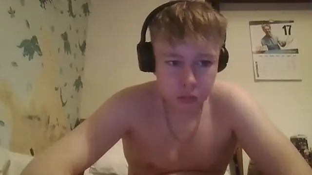 Snapshot of TomasCramp chatting on 10/02/25, 03:52 TomasCramp online show from 10/02/25, 03:52