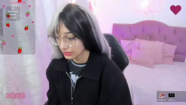 HANNI TAY online show from 12/03/25, 11:41