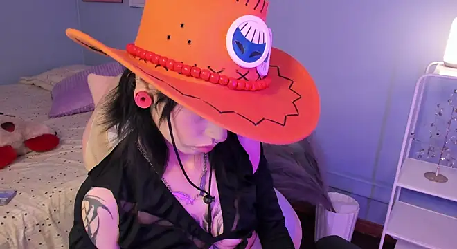 Hannahpage online show from 01/15/26, 12:21