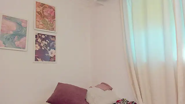 canelleGarces online show from 04/01/26, 12:39