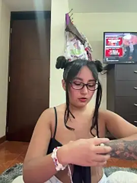 saranghae  online show from 11/28/25, 08:44