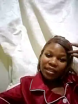 Seductive Yellow Titties online show from 01/11/26, 08:14