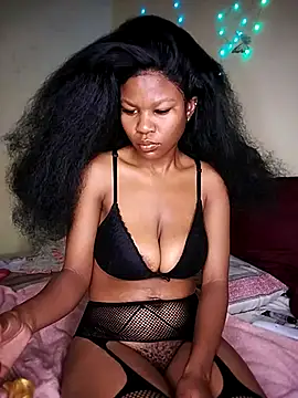 Seductive Yellow Titties online show from 02/26/26, 03:27