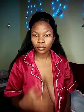 Seductive Yellow Titties online show from 03/08/26, 01:03