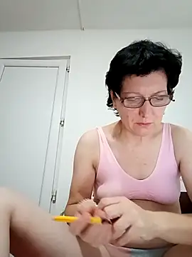 Snapshot of Vera_Elle chatting on 10/23/25, 03:44 Vera Elle online show from 10/23/25, 03:44