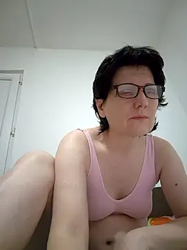 Snapshot of Vera_Elle chatting on 05/18/26, 06:47 Vera Elle online show from 05/18/26, 06:47
