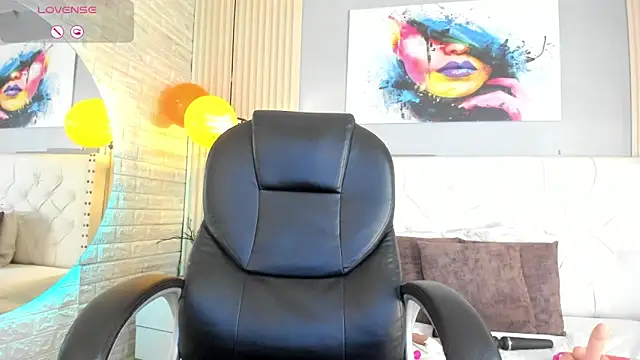 Snapshot of scarletbaker_ chatting on 04/27/26, 12:52 scarletbaker online show from 04/27/26, 12:52