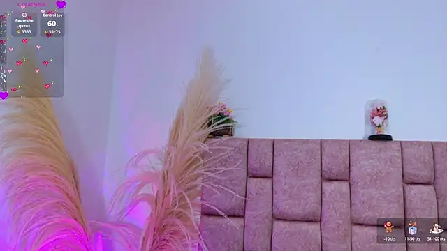 Snapshot of ScarlettLuxe chatting on 12/18/25, 08:59 ScarlettLuxe online show from 12/18/25, 08:59