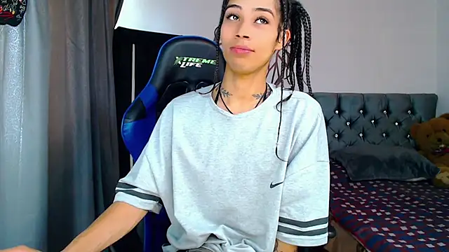 Sweet-Cris online show from 09/18/25, 03:03