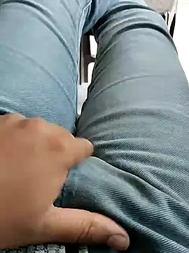 hunk28 6 online show from 10/25/25, 06:43