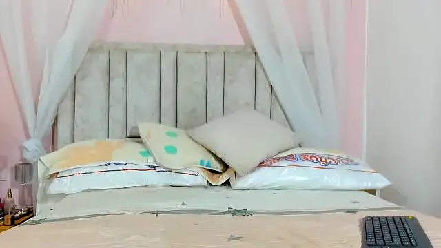 Rachellcooperrr online show from 09/28/25, 12:49