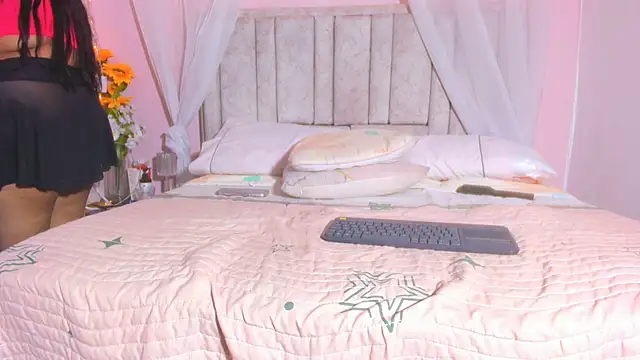 Rachellcooperrr online show from 10/16/25, 08:15