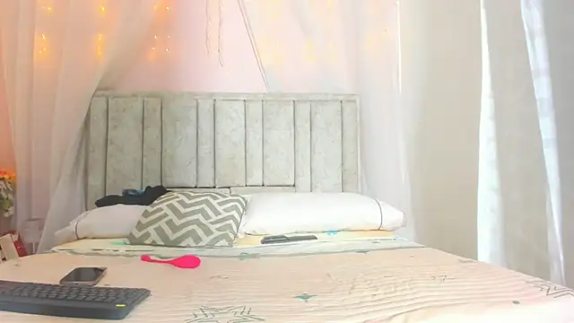 Rachellcooperrr online show from 11/07/25, 10:37