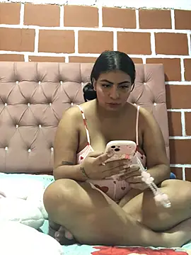 Rachellcooperrr online show from 05/20/26, 12:50