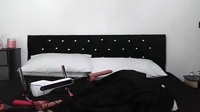 Snapshot of OliviaRyan22 chatting on 03/16/26, 05:44 OliviaRyan22 online show from 03/16/26, 05:44