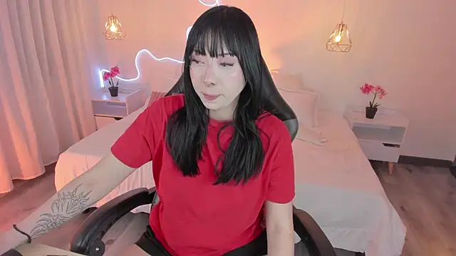 Snapshot of Noahcryptic chatting on 11/12/25, 05:19 Noahcryptic online show from 11/12/25, 05:19