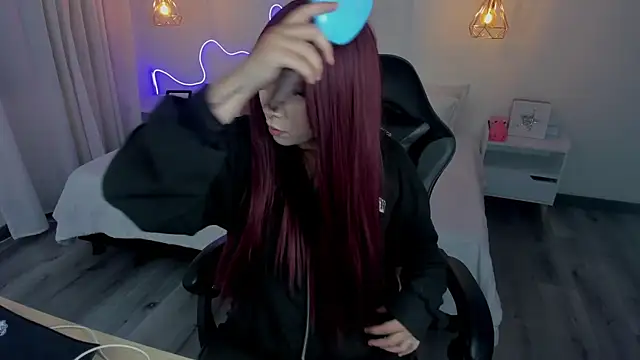 Snapshot of Noahcryptic chatting on 01/18/26, 04:49 Noahcryptic online show from 01/18/26, 04:49