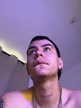 chris suarez online show from 03/28/26, 03:44